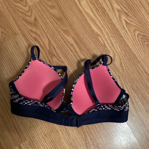 Pink bra - Picture 2 of 2